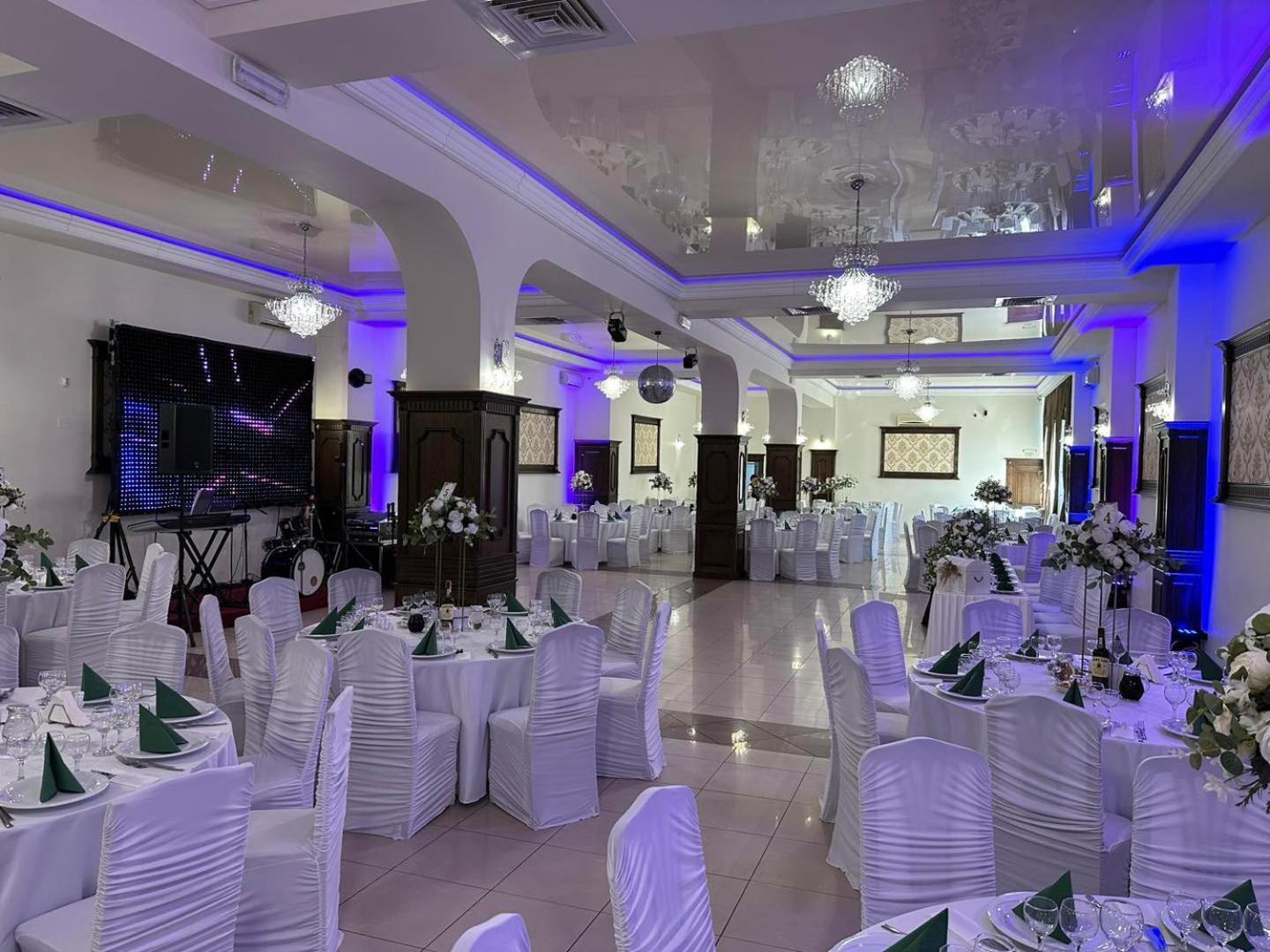 Hotel Turist Фэлтичени Экстерьер фото