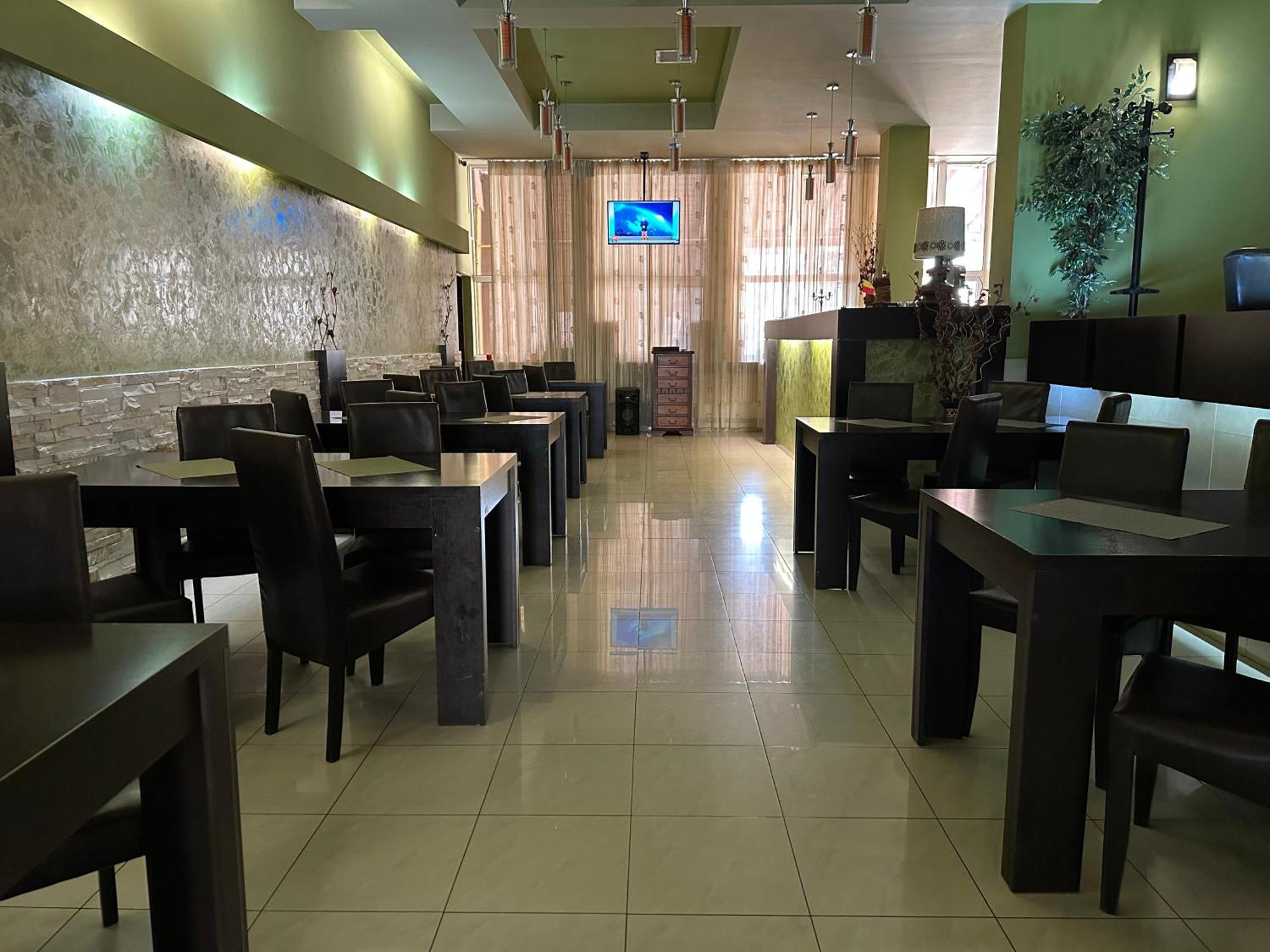 Hotel Turist Фэлтичени Экстерьер фото