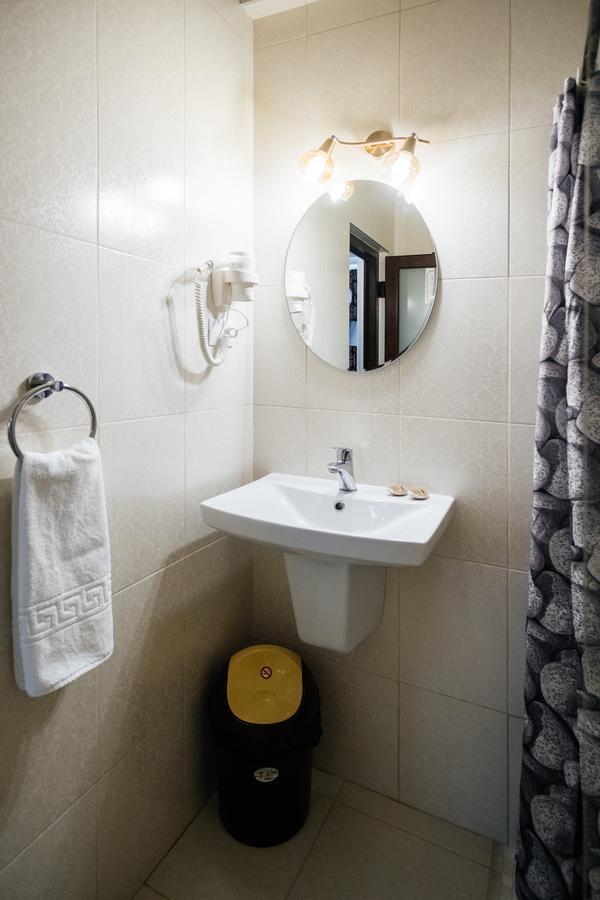 Hotel Turist Фэлтичени Экстерьер фото