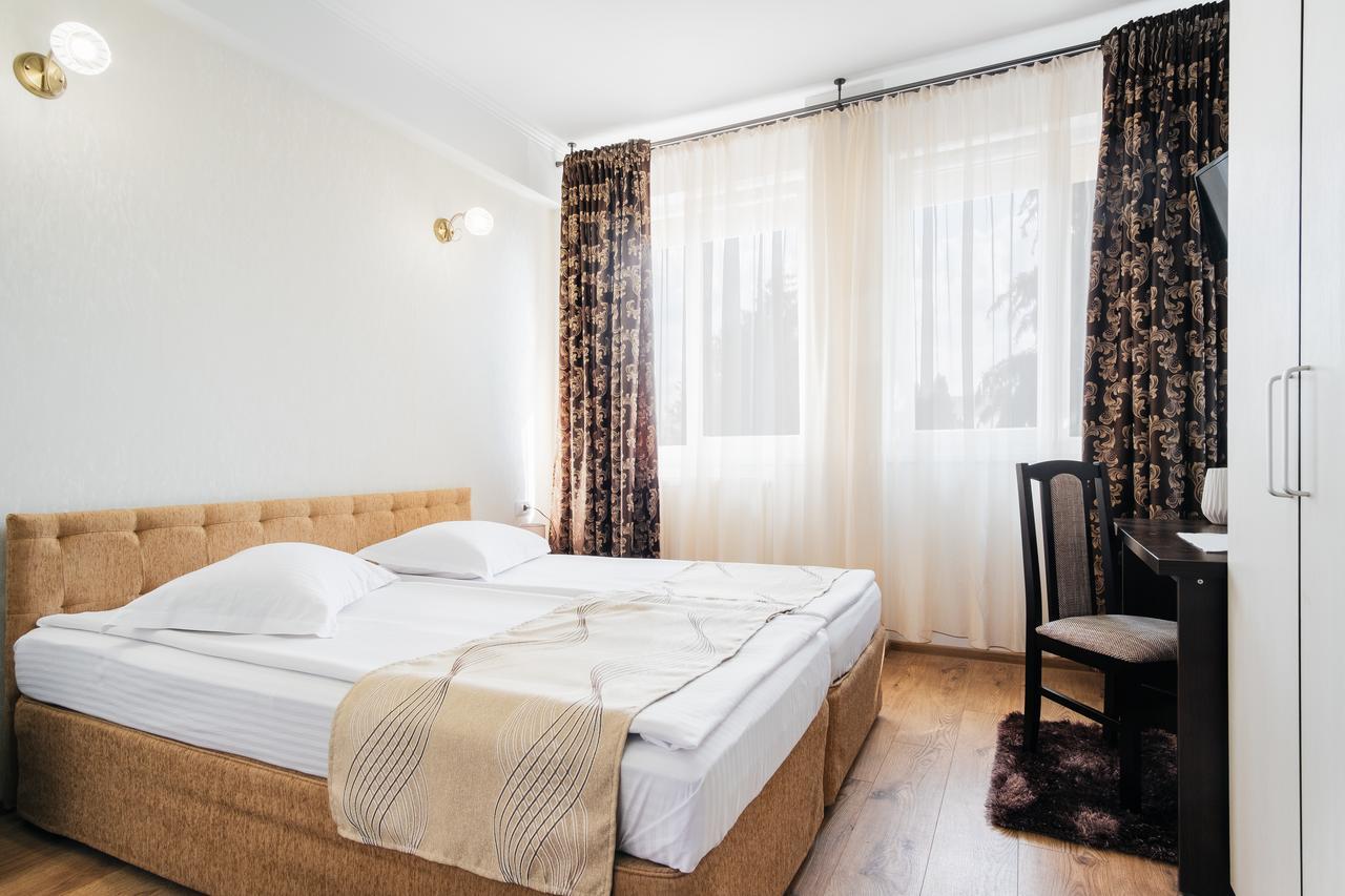 Hotel Turist Фэлтичени Экстерьер фото