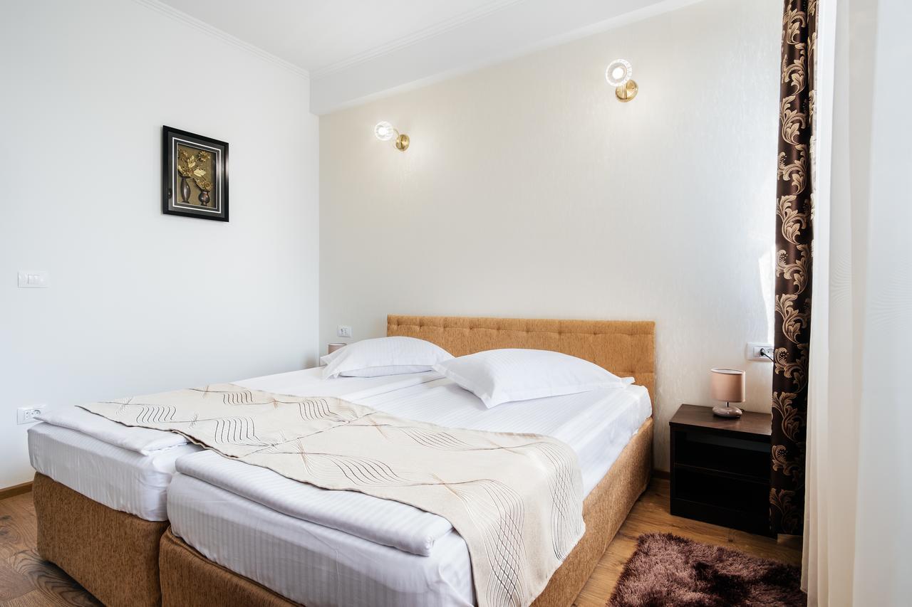 Hotel Turist Фэлтичени Экстерьер фото