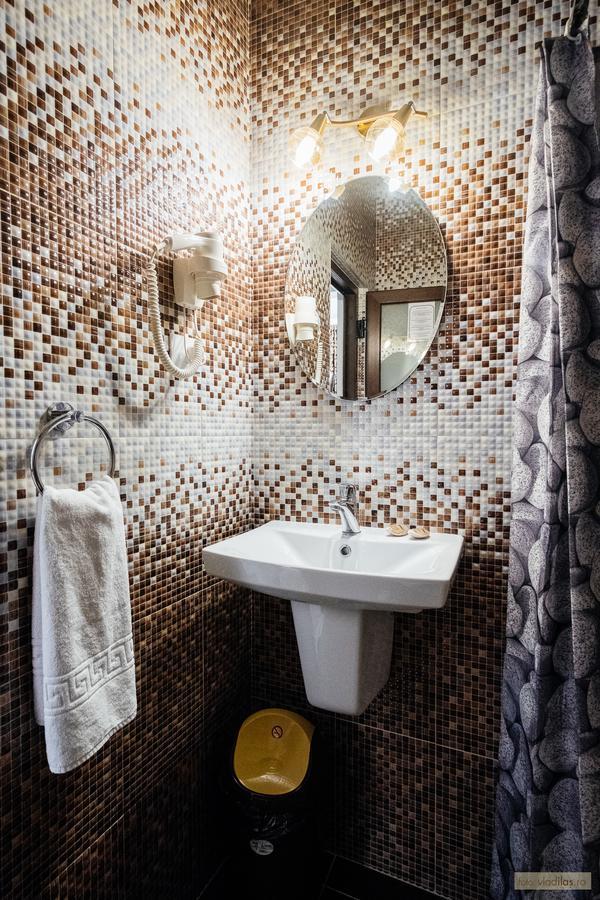 Hotel Turist Фэлтичени Экстерьер фото