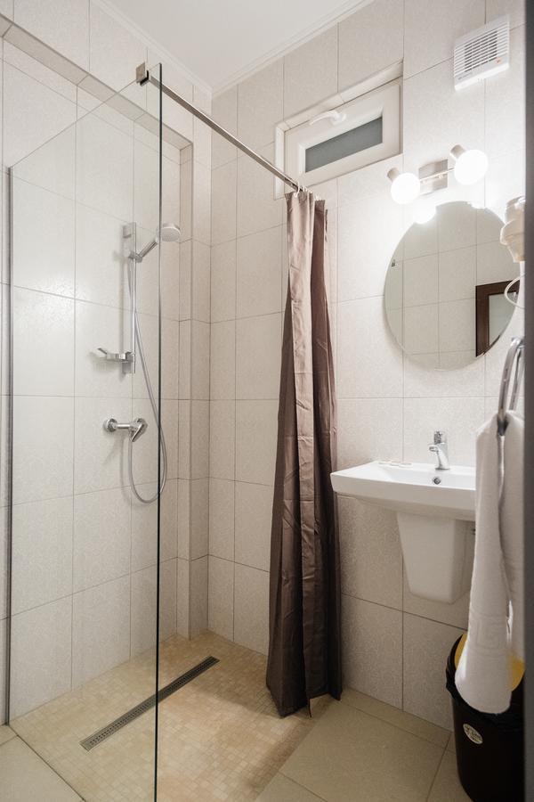 Hotel Turist Фэлтичени Экстерьер фото